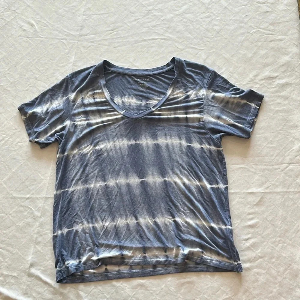 American‎ Eagle women’s soft and sexy tie die tee shirt worn once XS oversized
